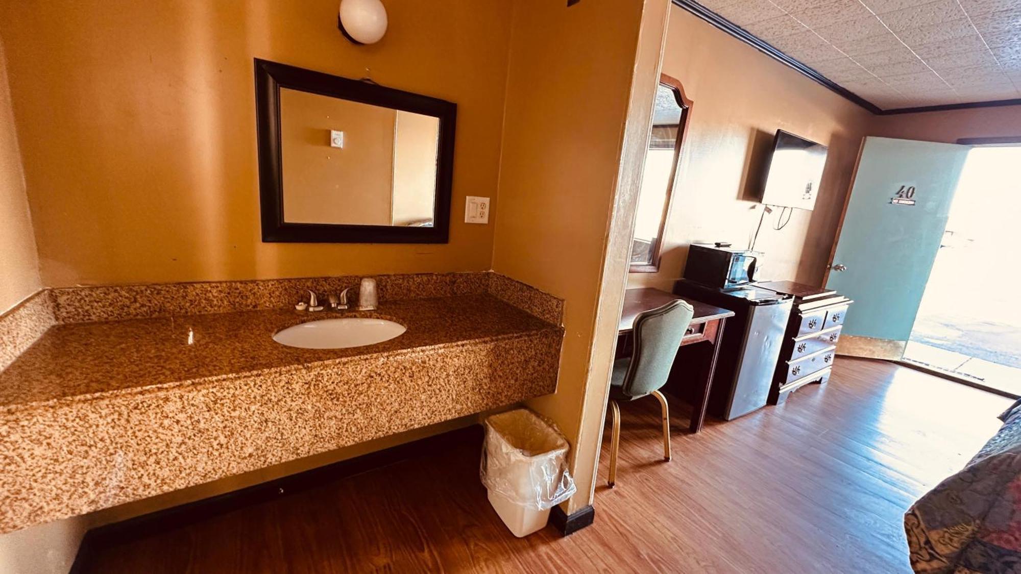 Currys Motel By Oyo Saginaw Mi エクステリア 写真