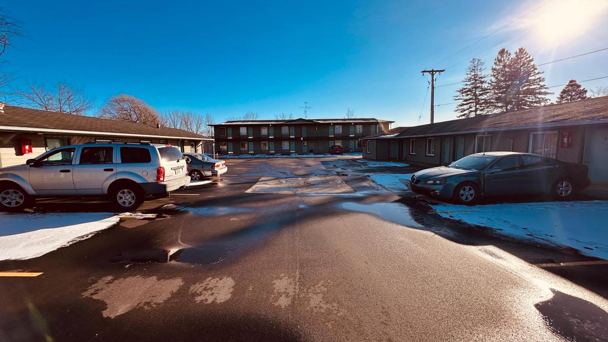 Currys Motel By Oyo Saginaw Mi エクステリア 写真